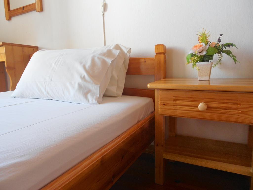 Aggela Guesthouse Skopelos Town Phòng bức ảnh