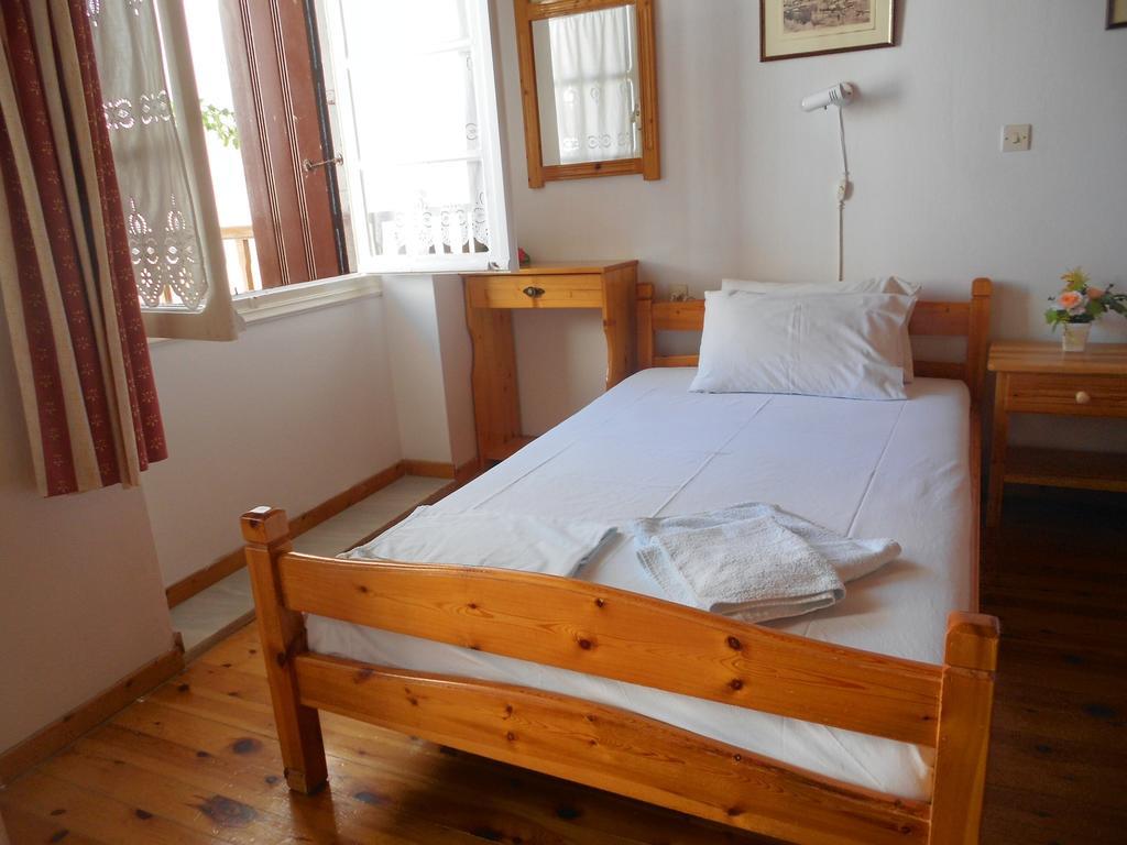 Aggela Guesthouse Skopelos Town Phòng bức ảnh