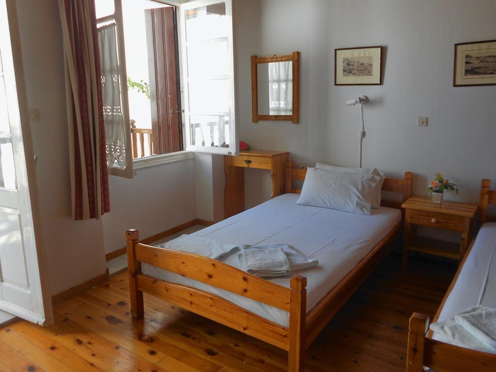 Aggela Guesthouse Skopelos Town Phòng bức ảnh